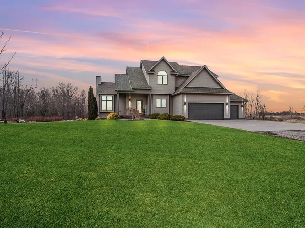 1733 Nicholson Rd, Fowlerville, MI 48836