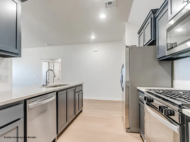 3 bed, 1200 sqft, $1,740 — Photo 2