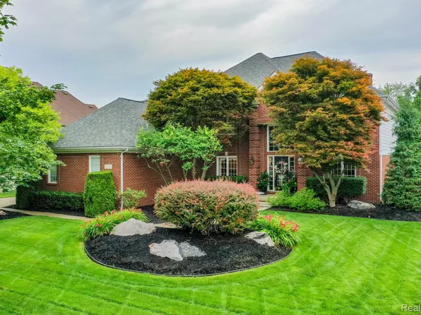 53844 Cherrywood Dr, Shelby Township, MI 48315