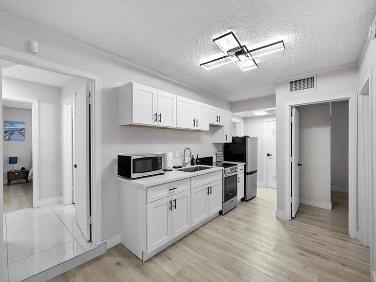 3618 Redwood St — Photo 15