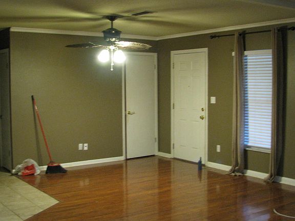4th image of 1115 SE 33rd Ave