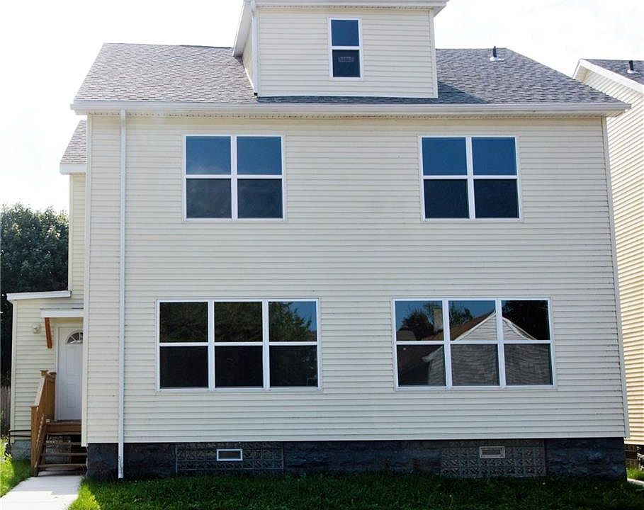 1st image of 135 Whitney Pl