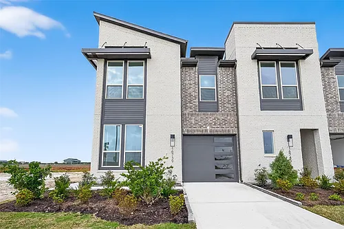 16739 Lake Austin St Photo 1