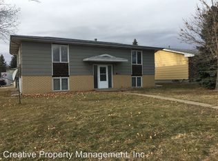 2003 Skyline Dr, Minot, ND 58703