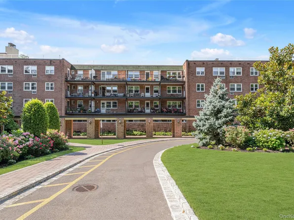 32 Pearsall Avenue #3F, Glen Cove, NY 11542