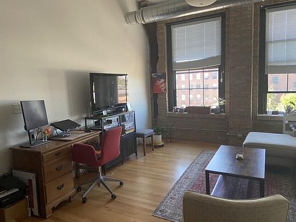 5th image of 4801 N Ravenswood Ave APT 402