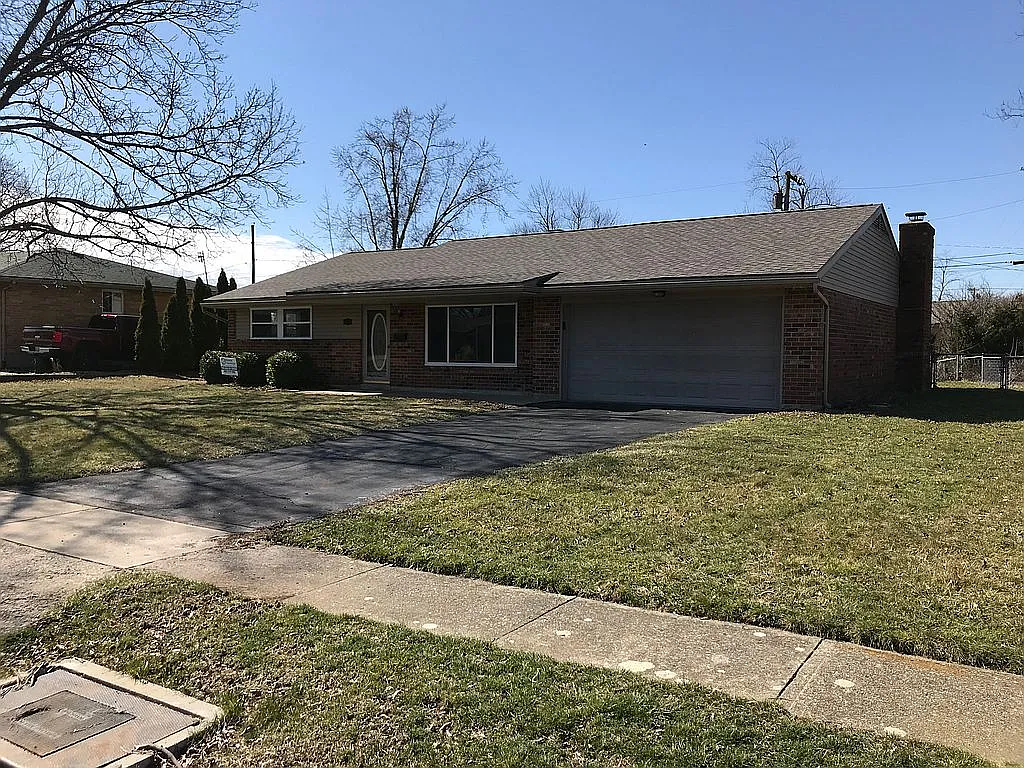 1003 Heathwood Dr photo 1