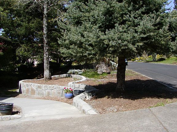 Front S View (2006)