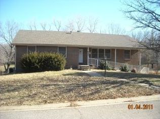 2540 SE Faxon Dr, Topeka, KS 66605