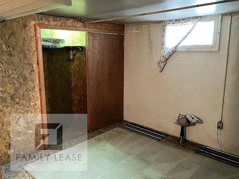 1087 N Summit Ave — Photo 14