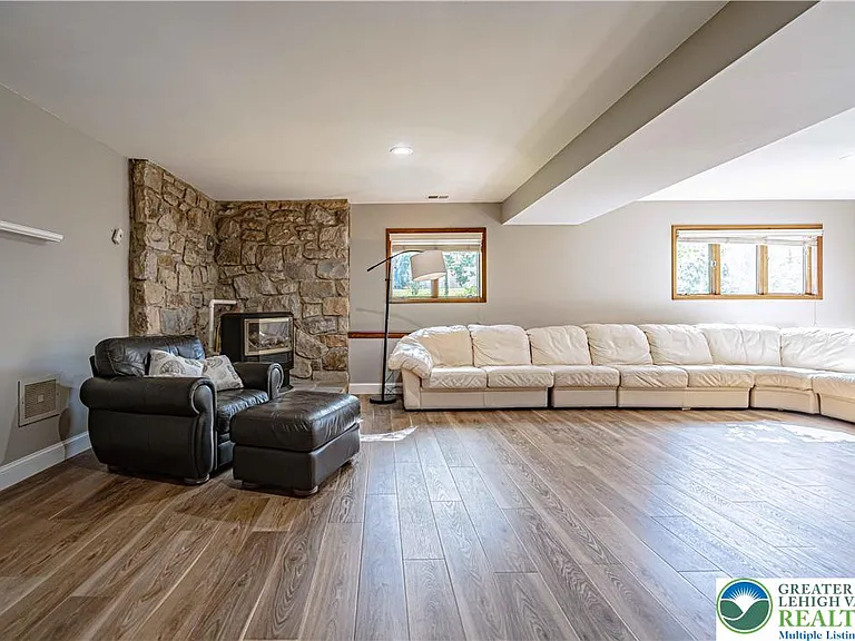 3705 Vale View Dr S — Photo 29