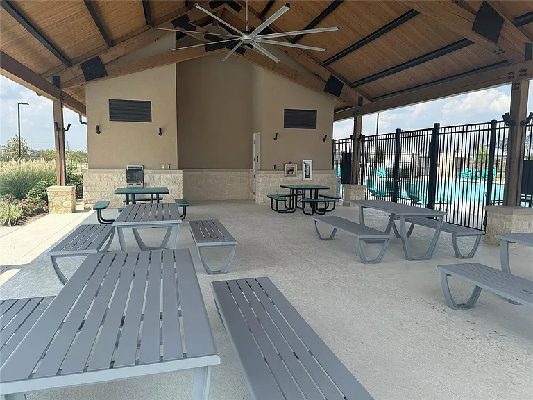 2527 Night Emerald Dr — Photo 2