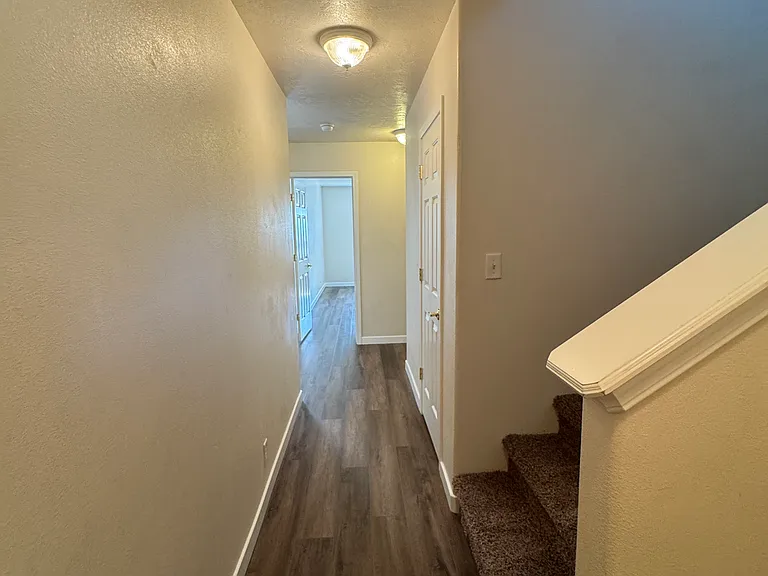 5930 N Bogart Ln — Photo 3