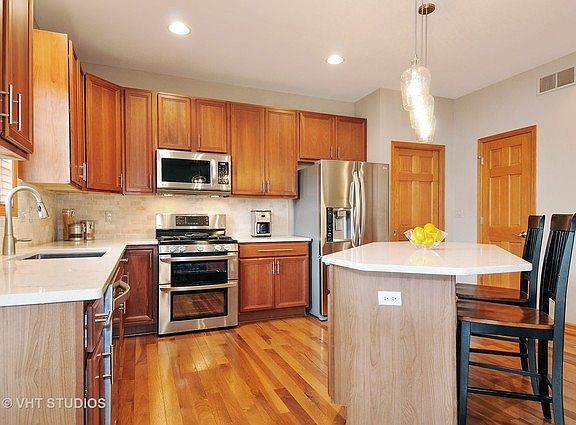 5th image of S584 Branford Ln