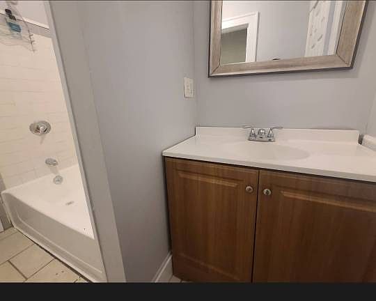 4th image of 218 West St APT B2