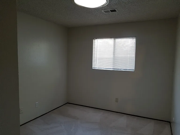 505 Mission Pl — Photo 8