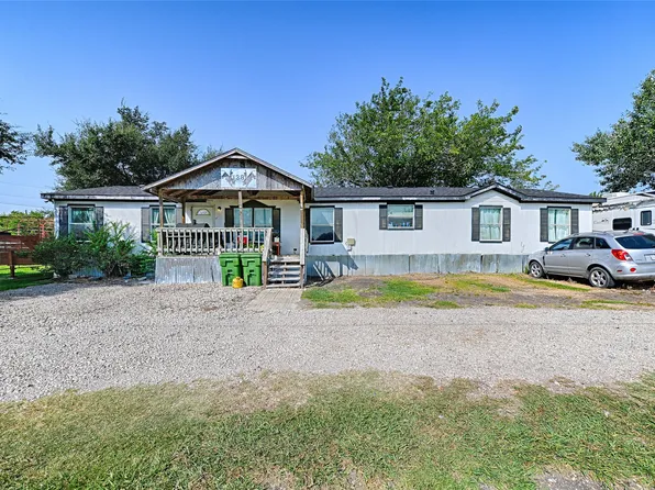 138 Tanners Farm Rd, Ferris, TX 75125