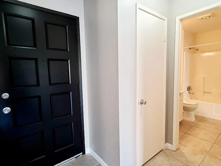 2220 C St — Photo 9