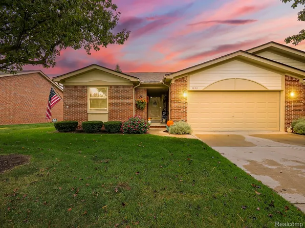 3890 Shannon Dr, Warren, MI 48091