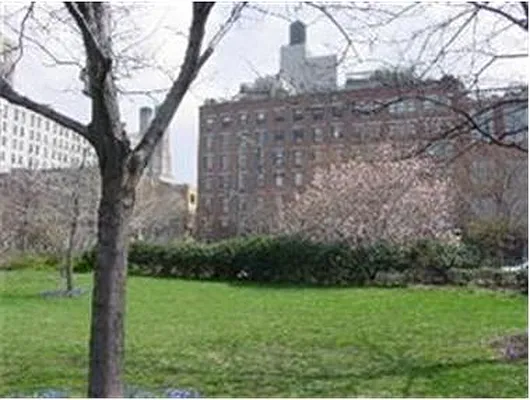 Sold by Douglas Elliman | media 15