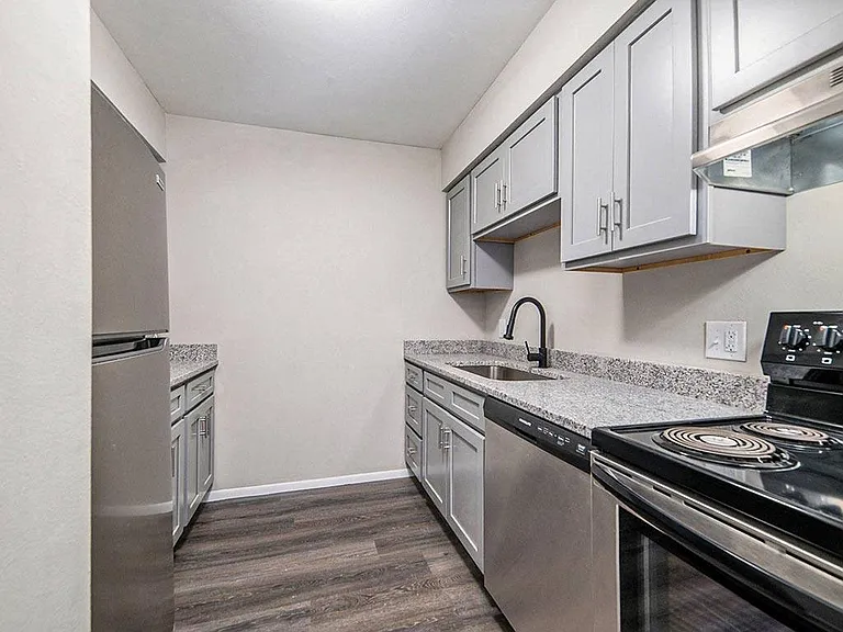 2050 Inverway Ct — Photo 1