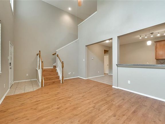 2nd image of 4054 Kyndra Cir