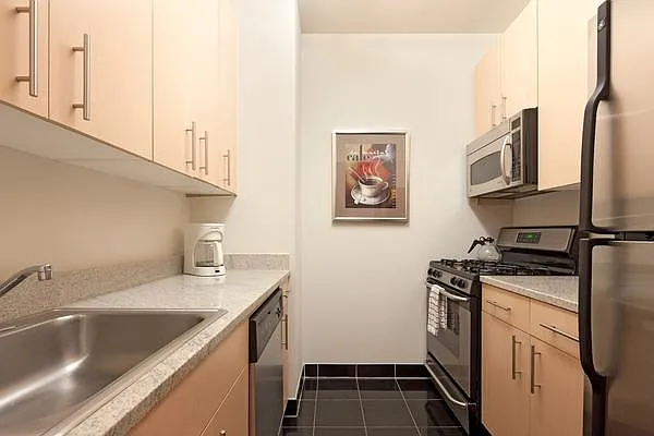 Rented by Space Marketing Shop | media 55