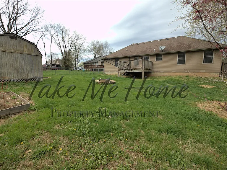 4902 E Farm Road 136 — Photo 14