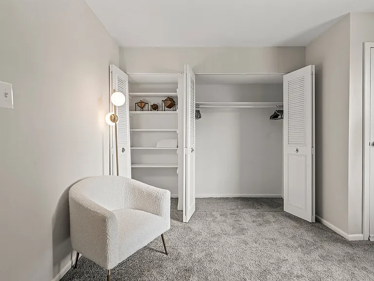Rushwood Apartments — Photo 5