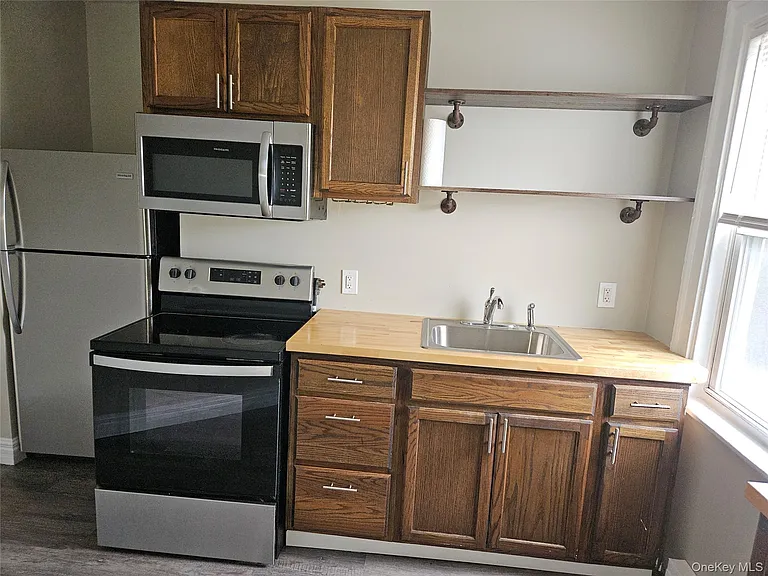 103 Wickham Ave #3 — Photo 10