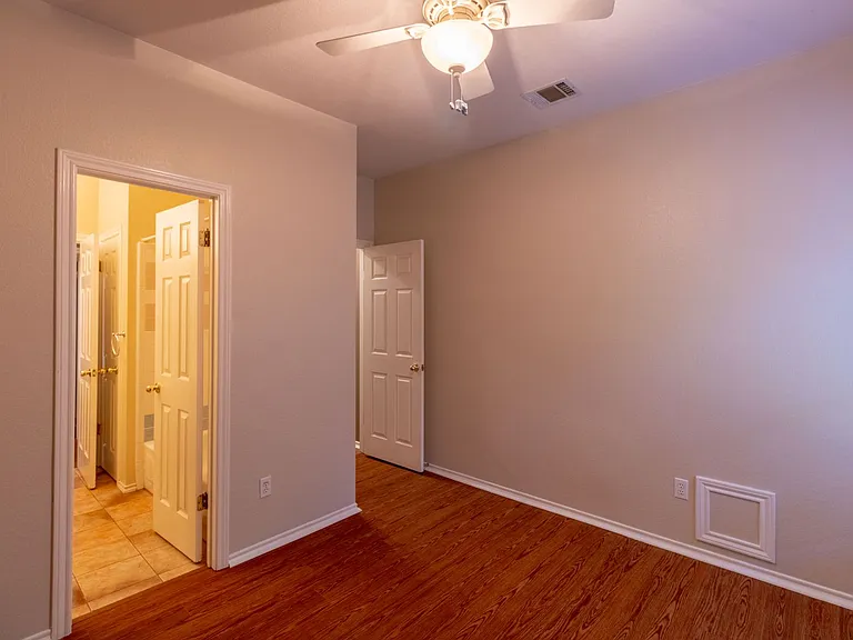 8209 Forest Heights Ln — Photo 19