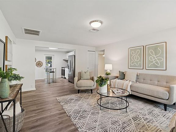 4th image of 2195 GLEN DRIVE