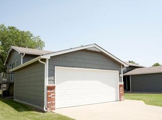 1224 Williamsburg St, Wichita, KS 67208