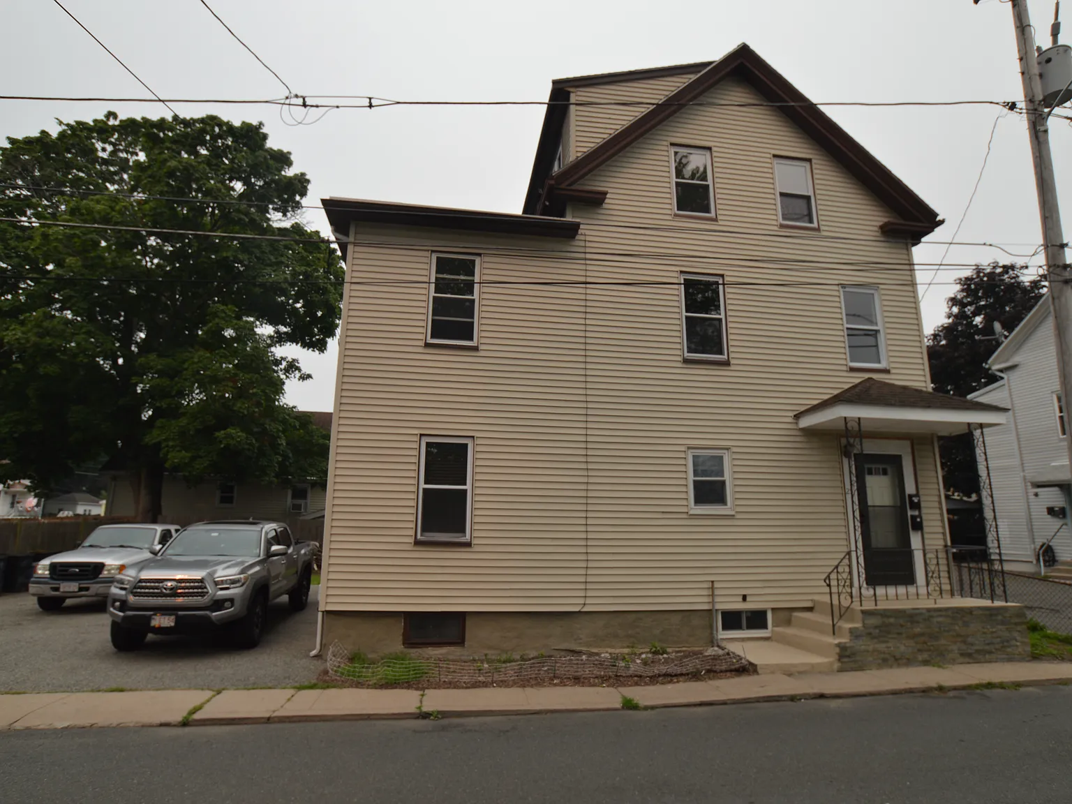 3 bed, 1210 sqft, $2,500 — Photo 1