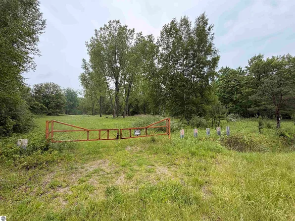 4280 Shepherd Rd, Saint Louis, MI 48880