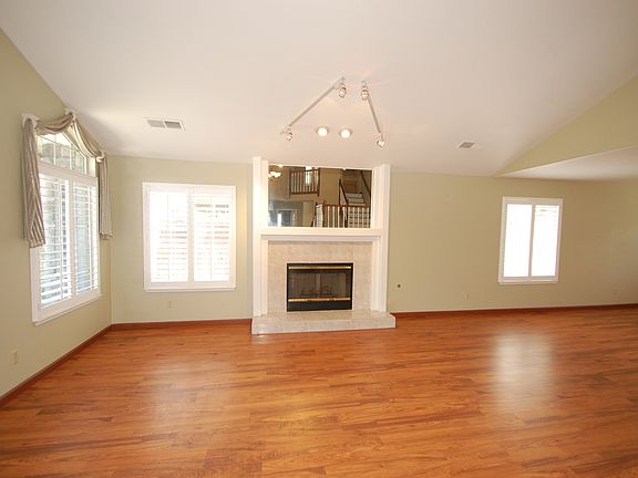 3rd image of 9321 White Water Ln