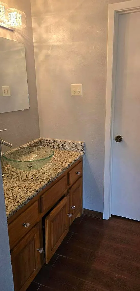 2 bed, 1054 sqft, $1,498 — Photo 3
