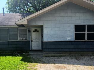 3311 Charles Ave, Groves, TX 77619