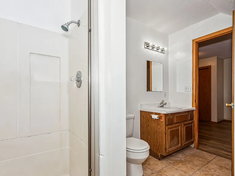 221 N Osage Rd — Photo 14