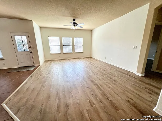 121 Krieg Dr — Photo 6