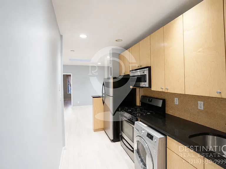200 W 9th St #4R — Photo 10