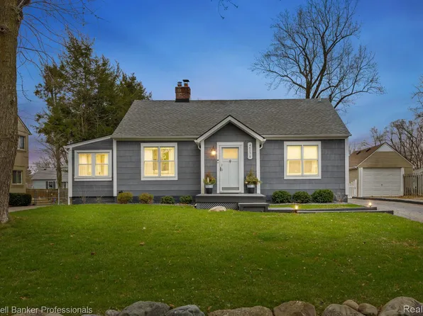 46079 Sunset St, Northville, MI 48167