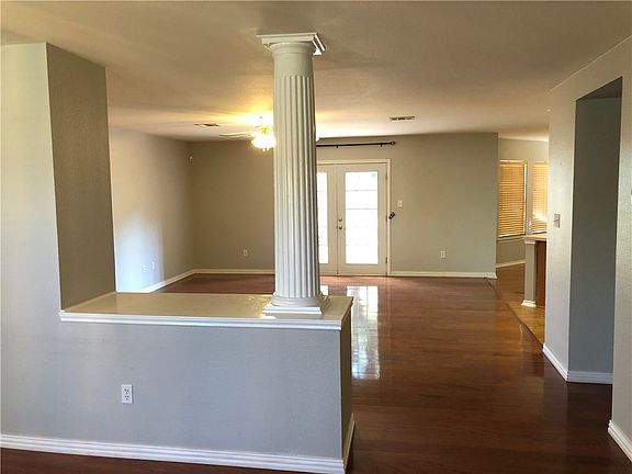 3rd image of 1515 Somerset Canyon Ln