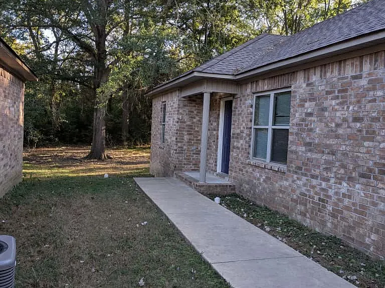 1413 Hardy St #AB — Photo 2