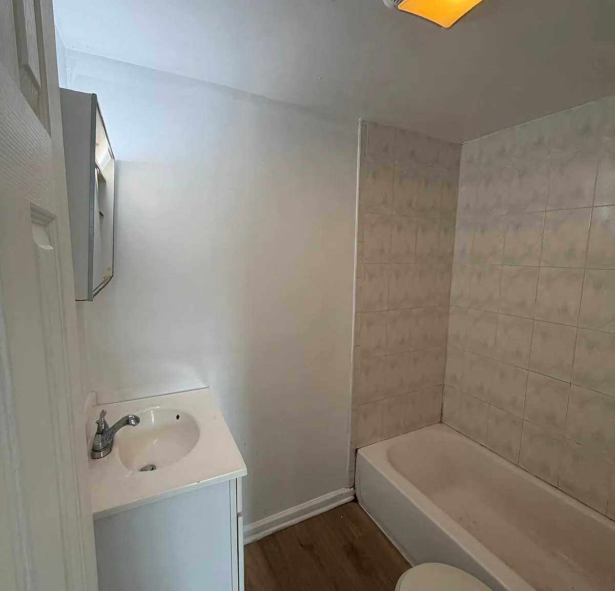 3 bed, 1200 sqft, $2,100 — Photo 3