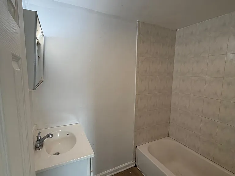 130 Parker St #3A — Photo 4