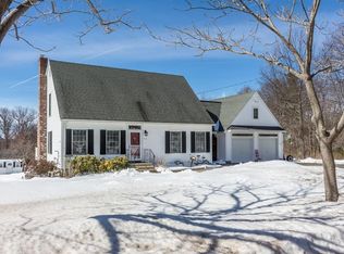 316 Hollis Rd, Lunenburg, MA 01462