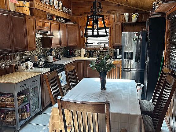 Dining room & kitchen