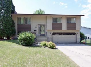 607 8th Ave E, West Fargo, ND 58078