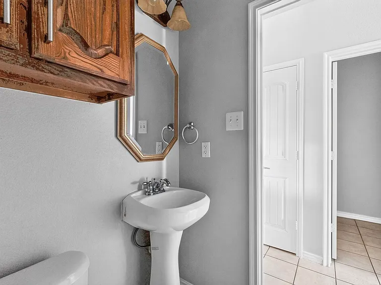 1236 Blue Brook Dr — Photo 36